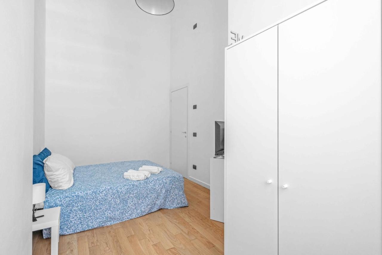 Cos54 - Exclusive Apartment With Garden In Milan Bagian luar foto